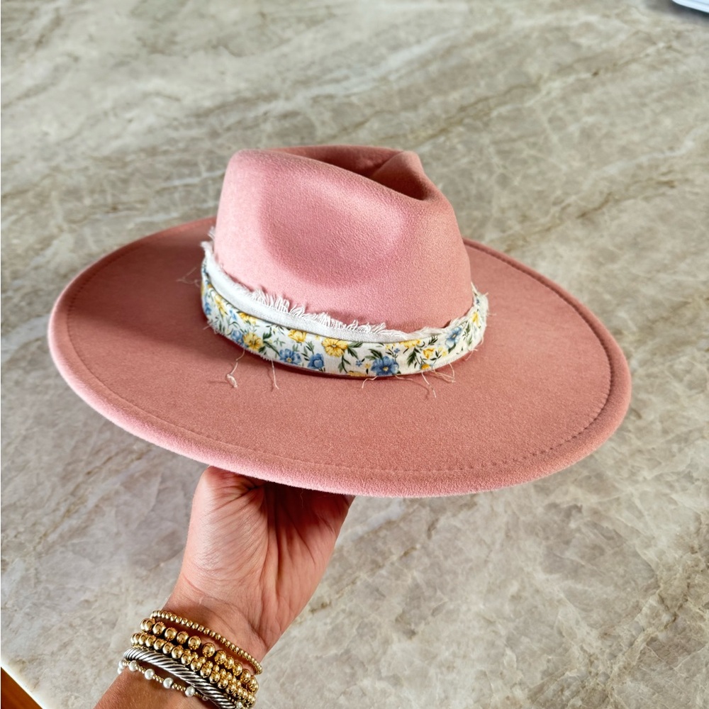 pink floral flat hat 🌸🎀